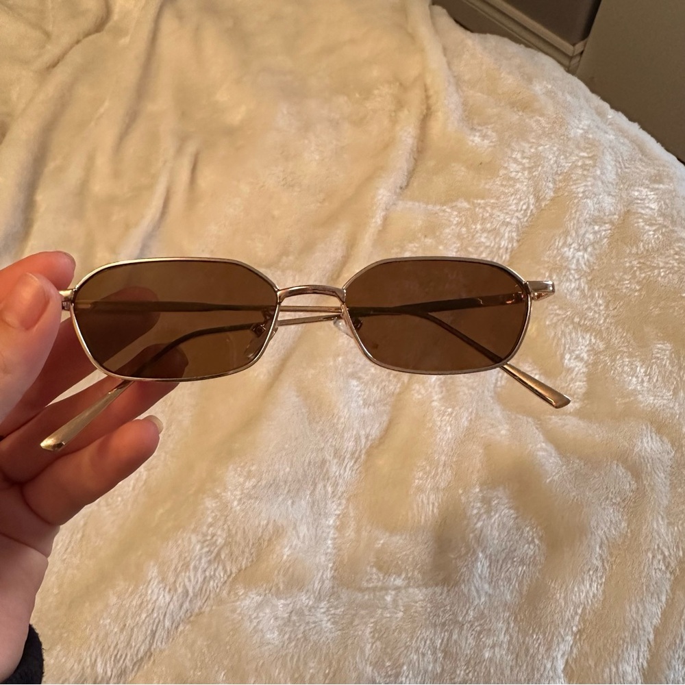 Stylish Gold Sunglasses